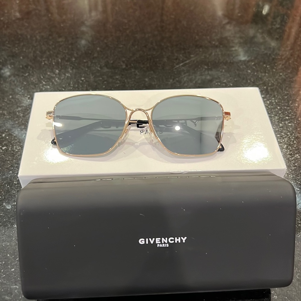 Brand New Authentic Givenchy sunglasses Made in Italy